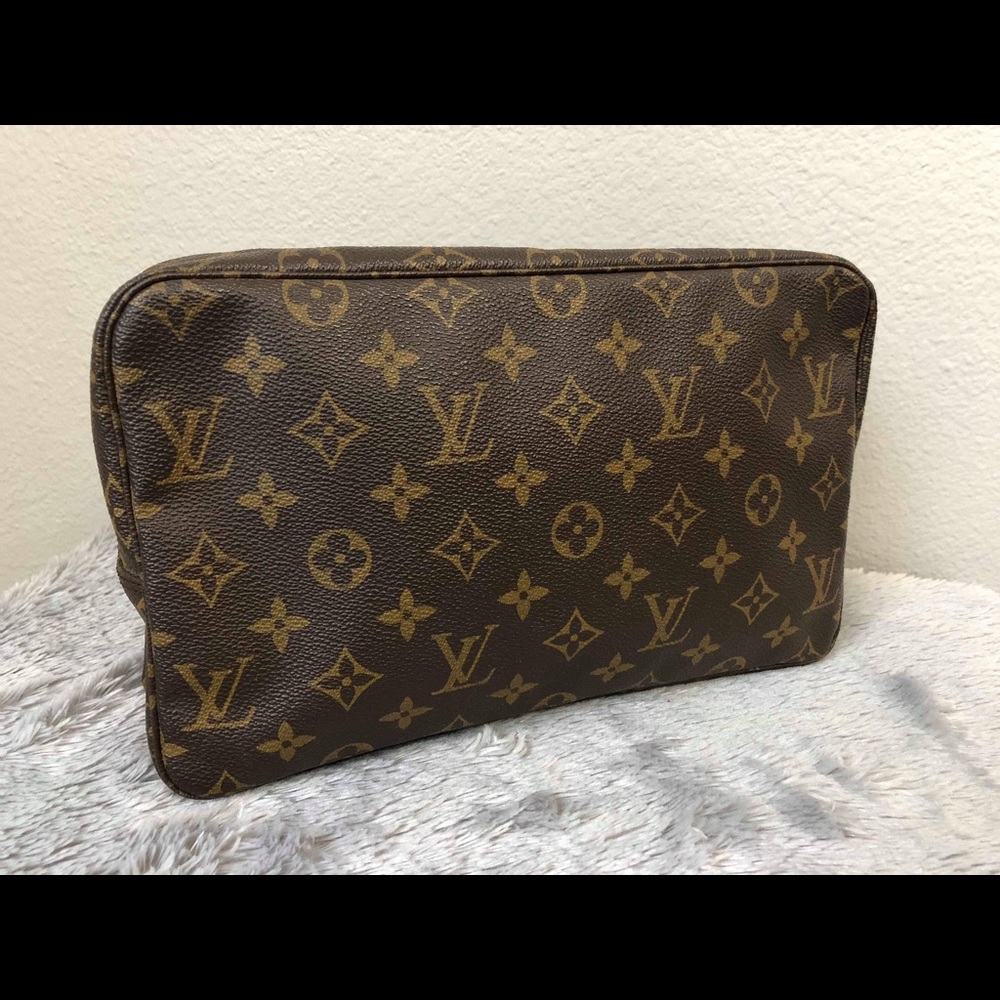 Louis Vuitton Trousse 28 Authentic